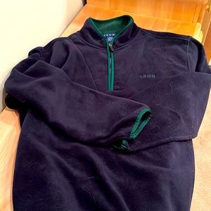 Men”s Izod navy fleece with top zipper
